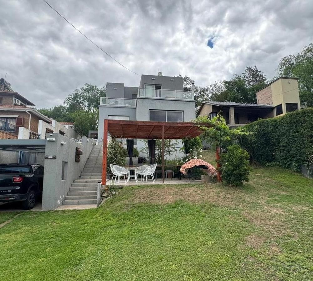 4-Bedroom House for Sale in Villa Carlos Paz