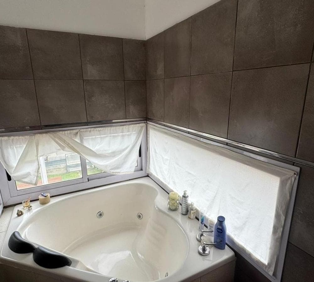 4-Bedroom House for Sale in Villa Carlos Paz