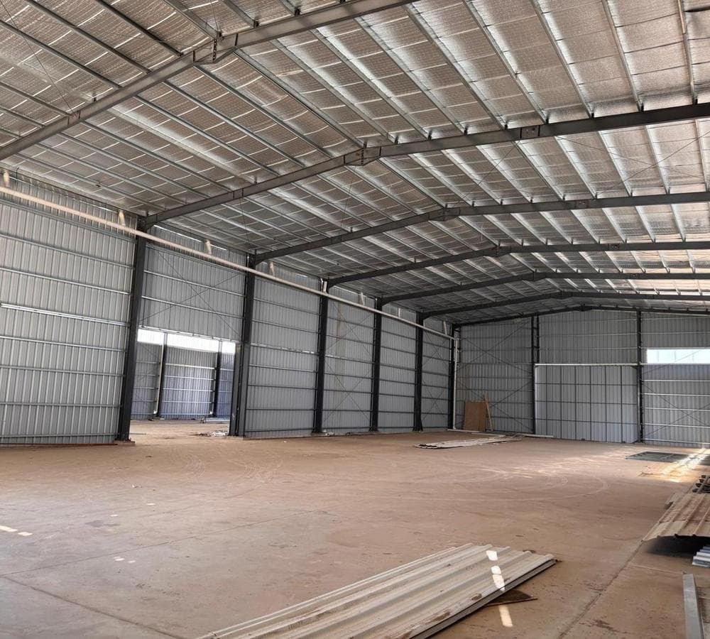 INDUSTRIAL BUILDING FOR SALE, 1,000 MTS - POLO 52