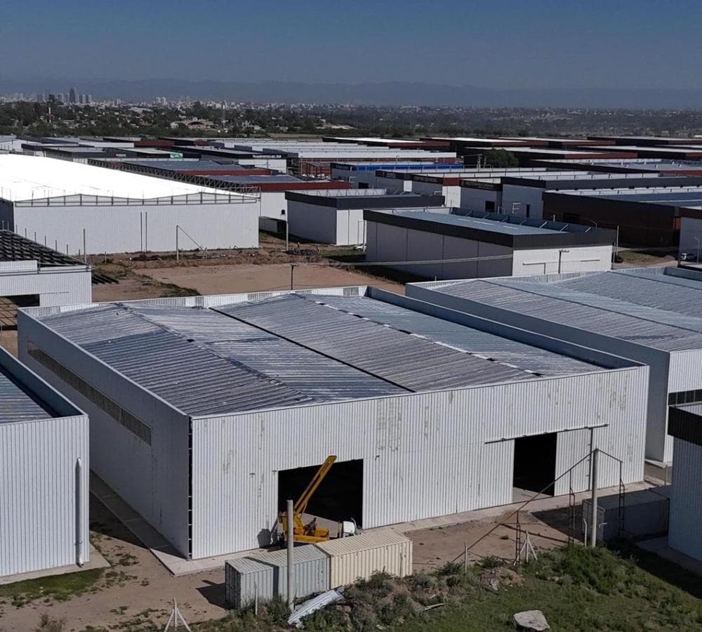 INDUSTRIAL BUILDING FOR SALE, 1,000 MTS - POLO 52