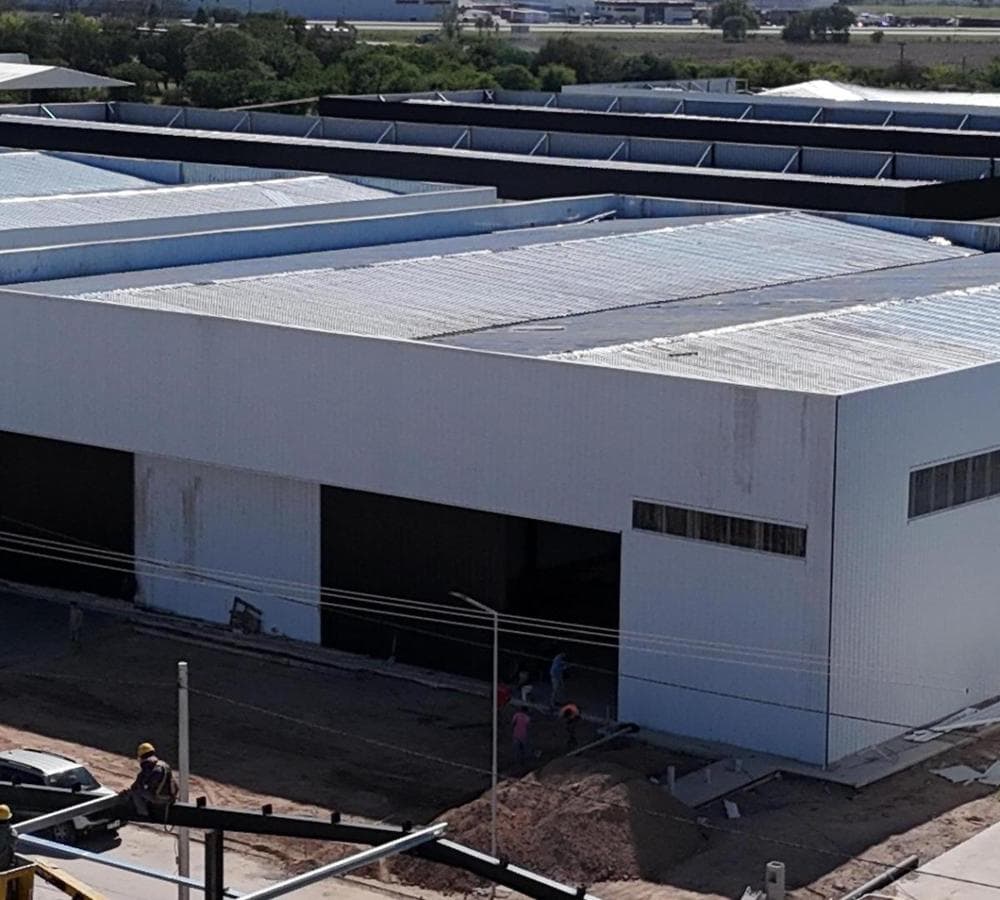 INDUSTRIAL BUILDING FOR SALE, 1,000 MTS - POLO 52