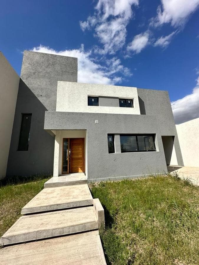 3-BEDROOM HOUSE FOR SALE IN THE TEJAS 4 NEIGHBORHOOD
