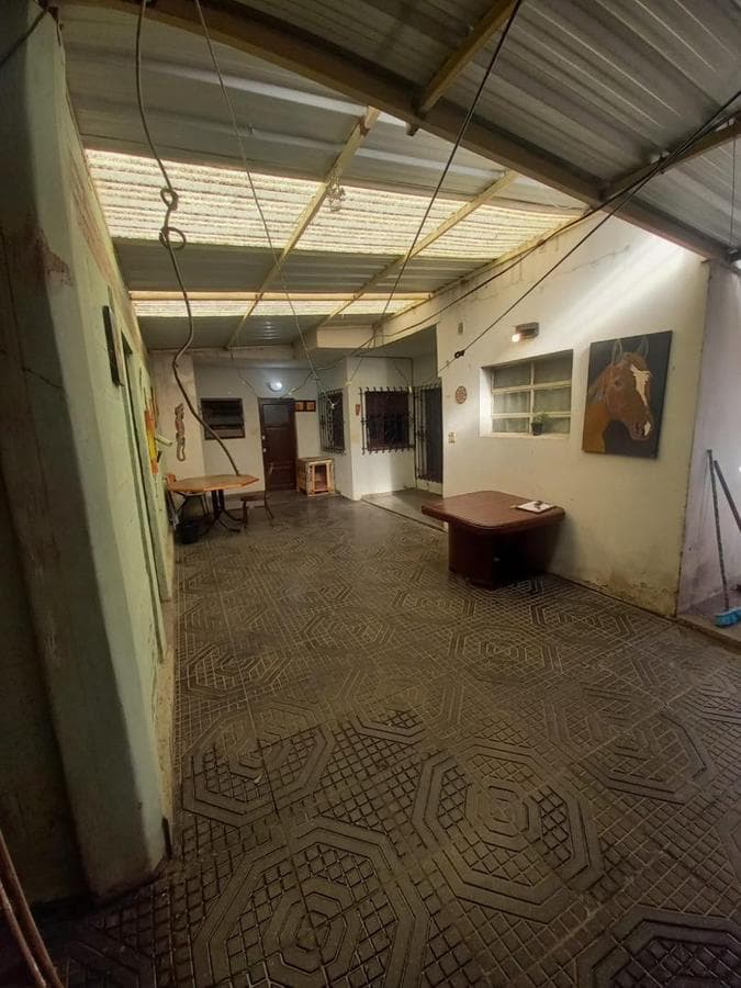 4-BEDROOM HOUSE FOR SALE IN THE PARQUE VELEZ SARSFIELD NEIGHBORHOOD