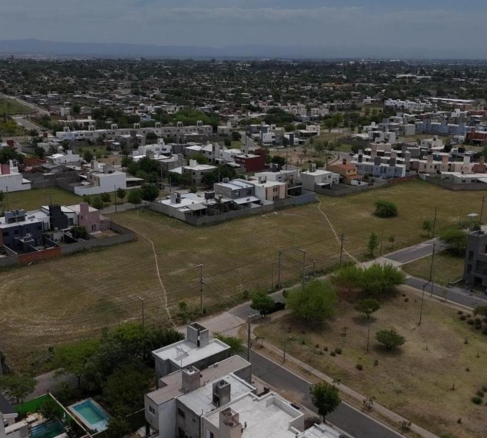 LOT FOR SALE IN VALLE CERCANO - EL RECREO. 12 DUPLEX UNITS