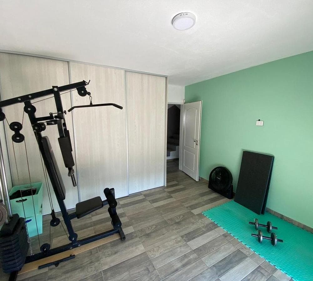 3-BEDROOM HOUSE FOR SALE WITH SWIMMING POOL AND JACUZZI IN ESTANCIA VIEJA