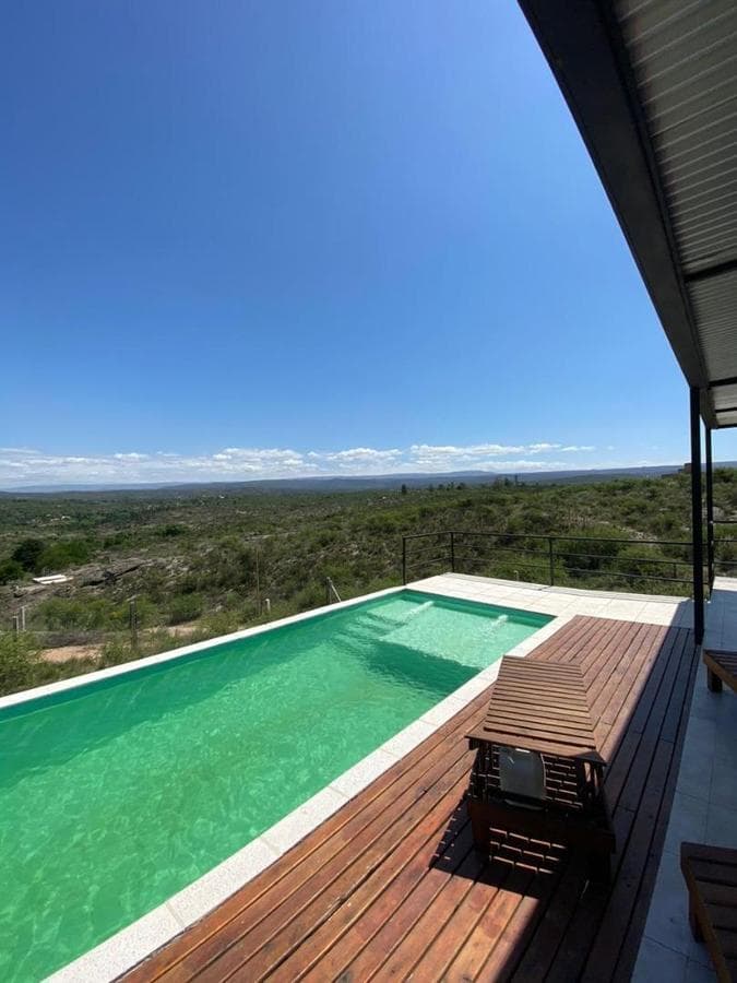3-BEDROOM HOUSE FOR SALE WITH SWIMMING POOL AND JACUZZI IN ESTANCIA VIEJA