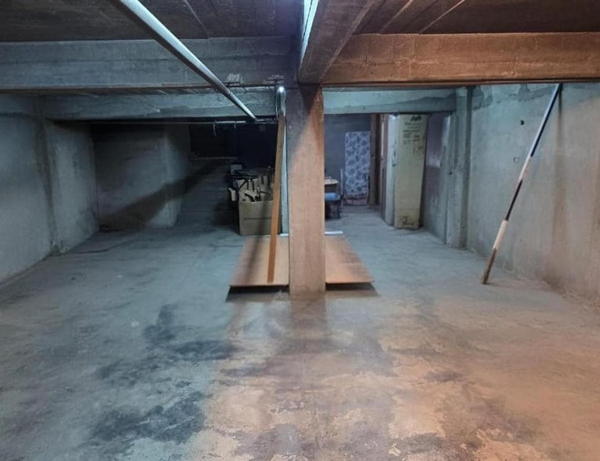 Storage unit in an excellent location