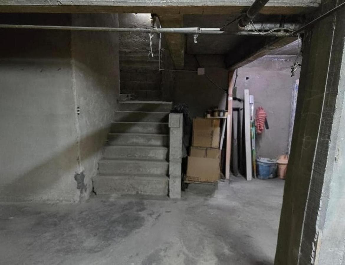 Storage unit in an excellent location