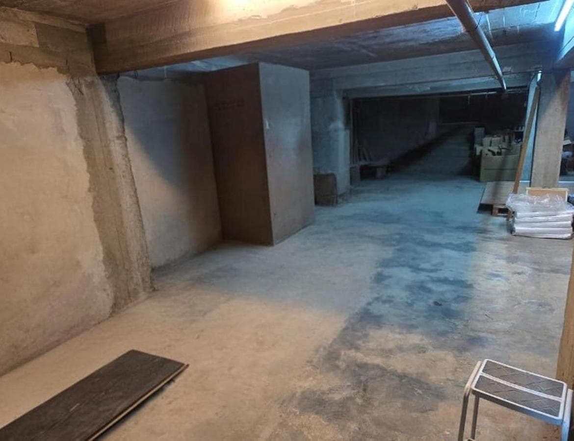 Storage unit in an excellent location