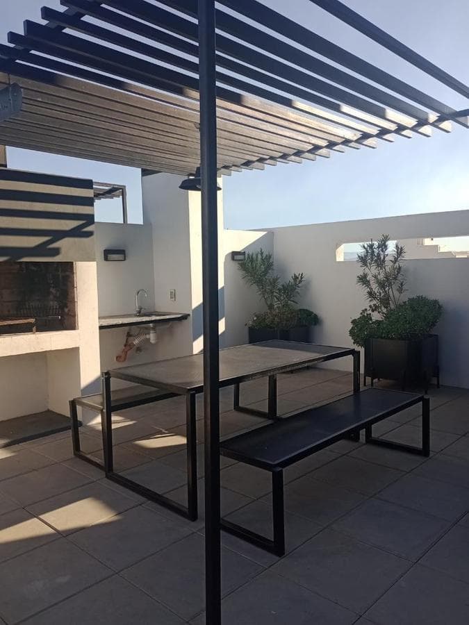 2-Bedroom, 2-Bathroom Apartment in Cofico with Amenities