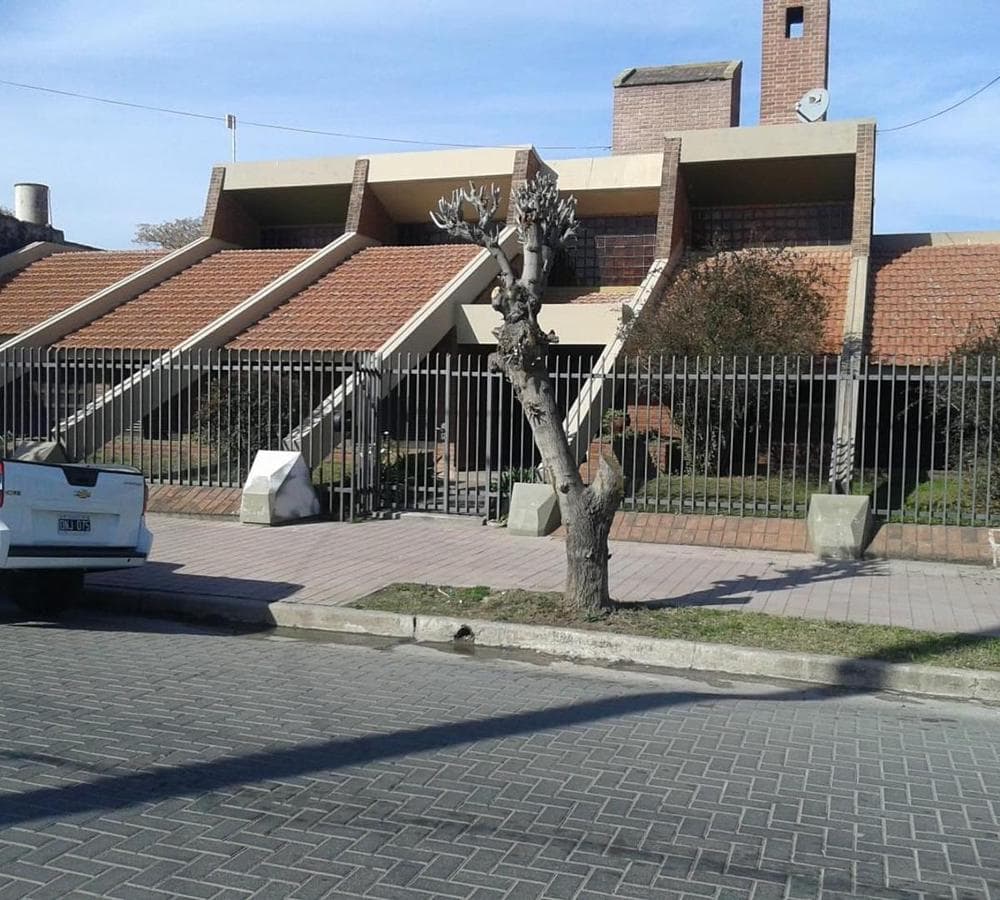 HOUSE FOR SALE IN COSQUIN—IDEAL LOCATION