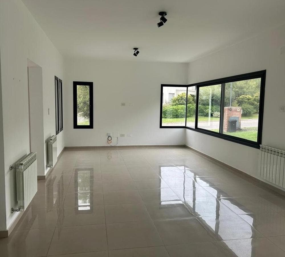 4-BEDROOM HOUSE IN LOS QUEBRACHOS COUNTRY GOLF, SAN LUIS