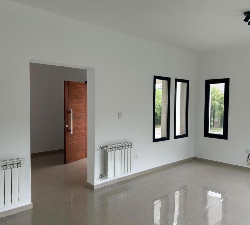 4-BEDROOM HOUSE IN LOS QUEBRACHOS COUNTRY GOLF, SAN LUIS