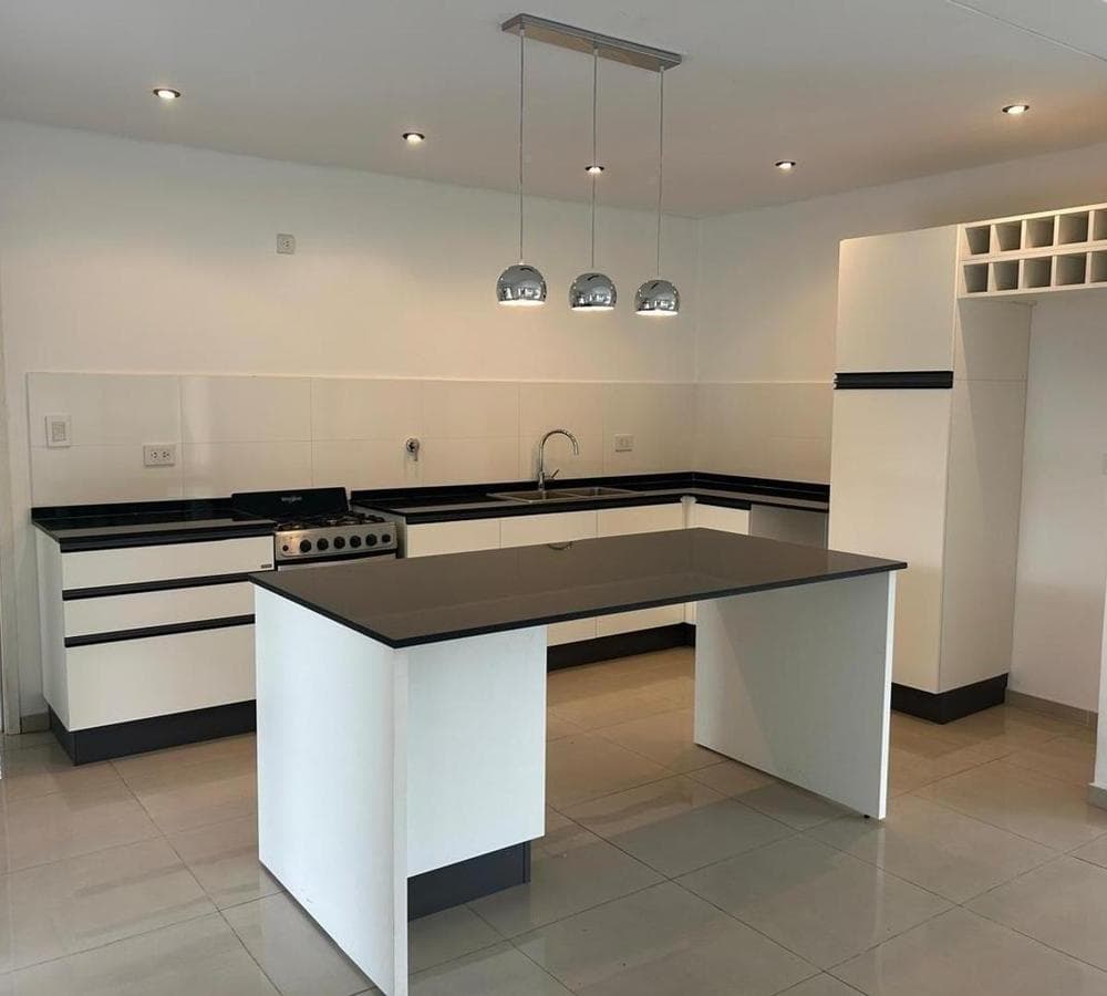 4-BEDROOM HOUSE IN LOS QUEBRACHOS COUNTRY GOLF, SAN LUIS