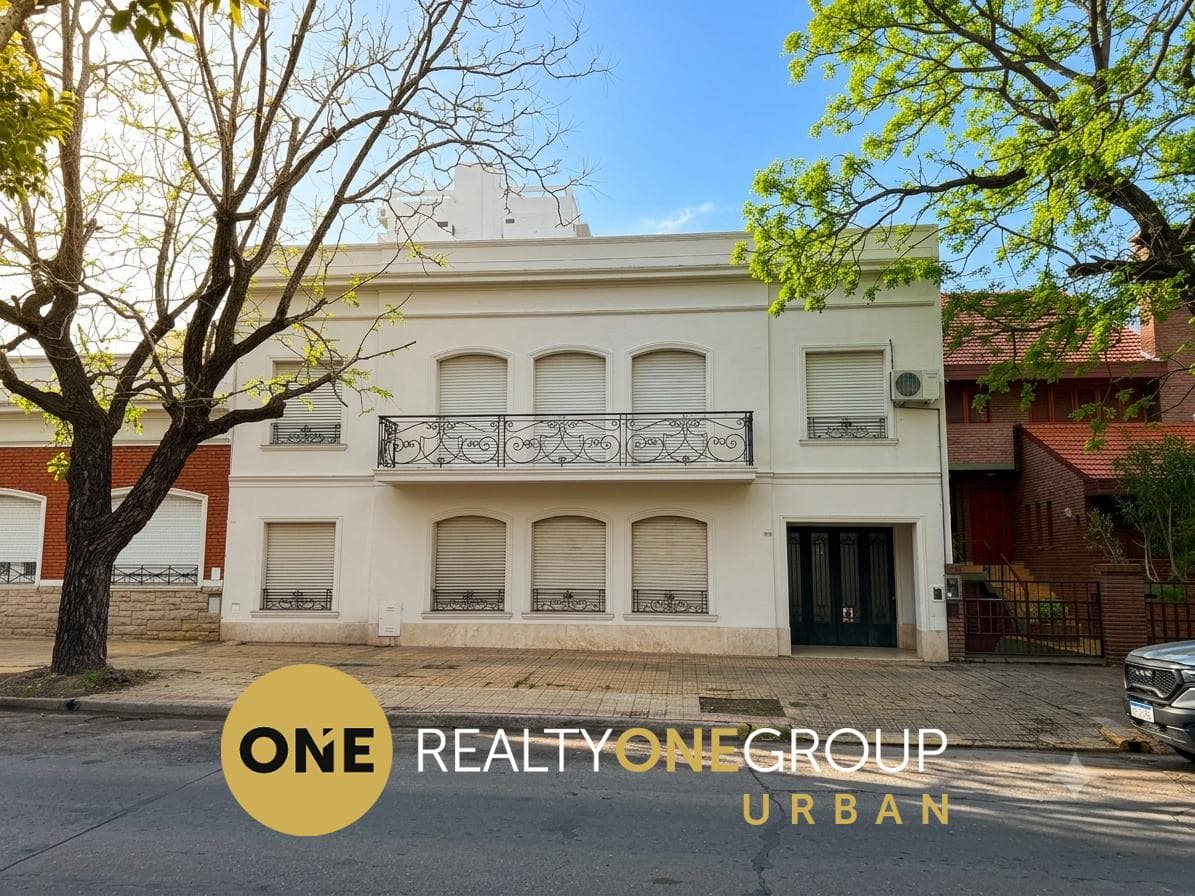 4-Bedroom House in Barrio Norte | Garage, Office, and Terrace | La Plata