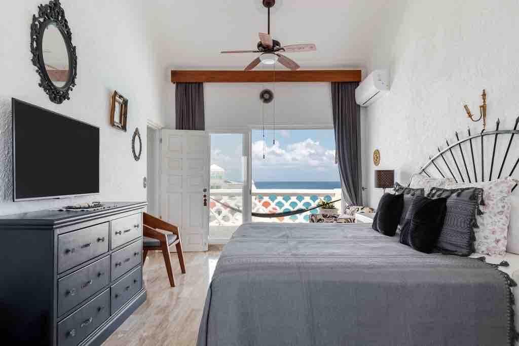 Apartment in the Hotel Zone