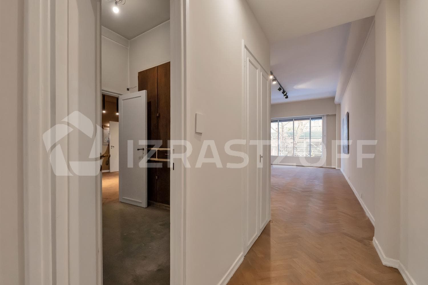 Apartment for sale in Retiro. Rationalist-style, 2 bedrooms with en-suite bathrooms