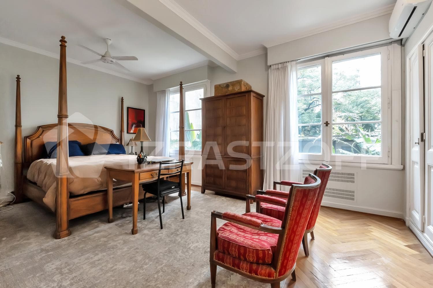 Apartment for sale in Recoleta. French-style, renovated, 3 bedrooms
