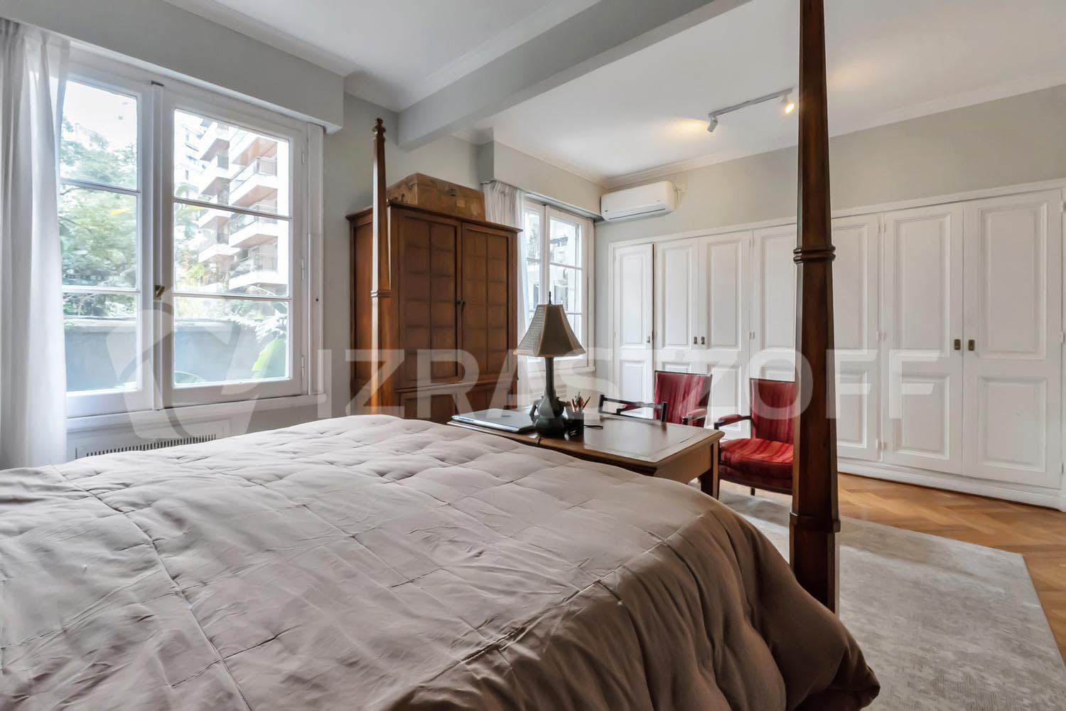 Apartment for sale in Recoleta. French-style, renovated, 3 bedrooms