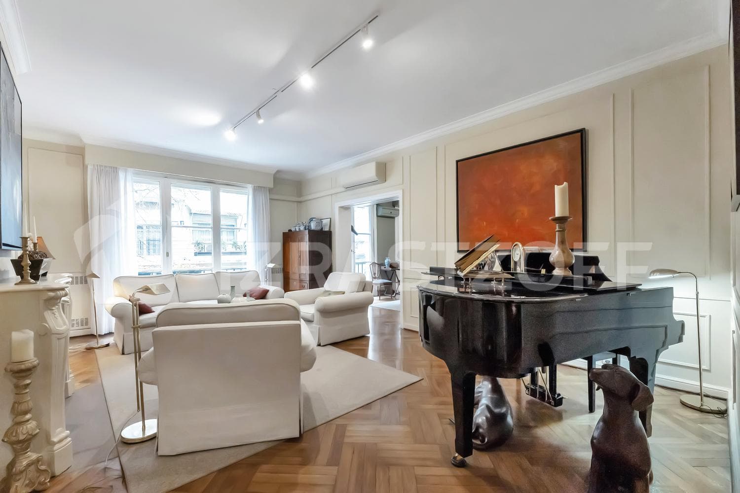 Apartment for sale in Recoleta. French-style, renovated, 3 bedrooms