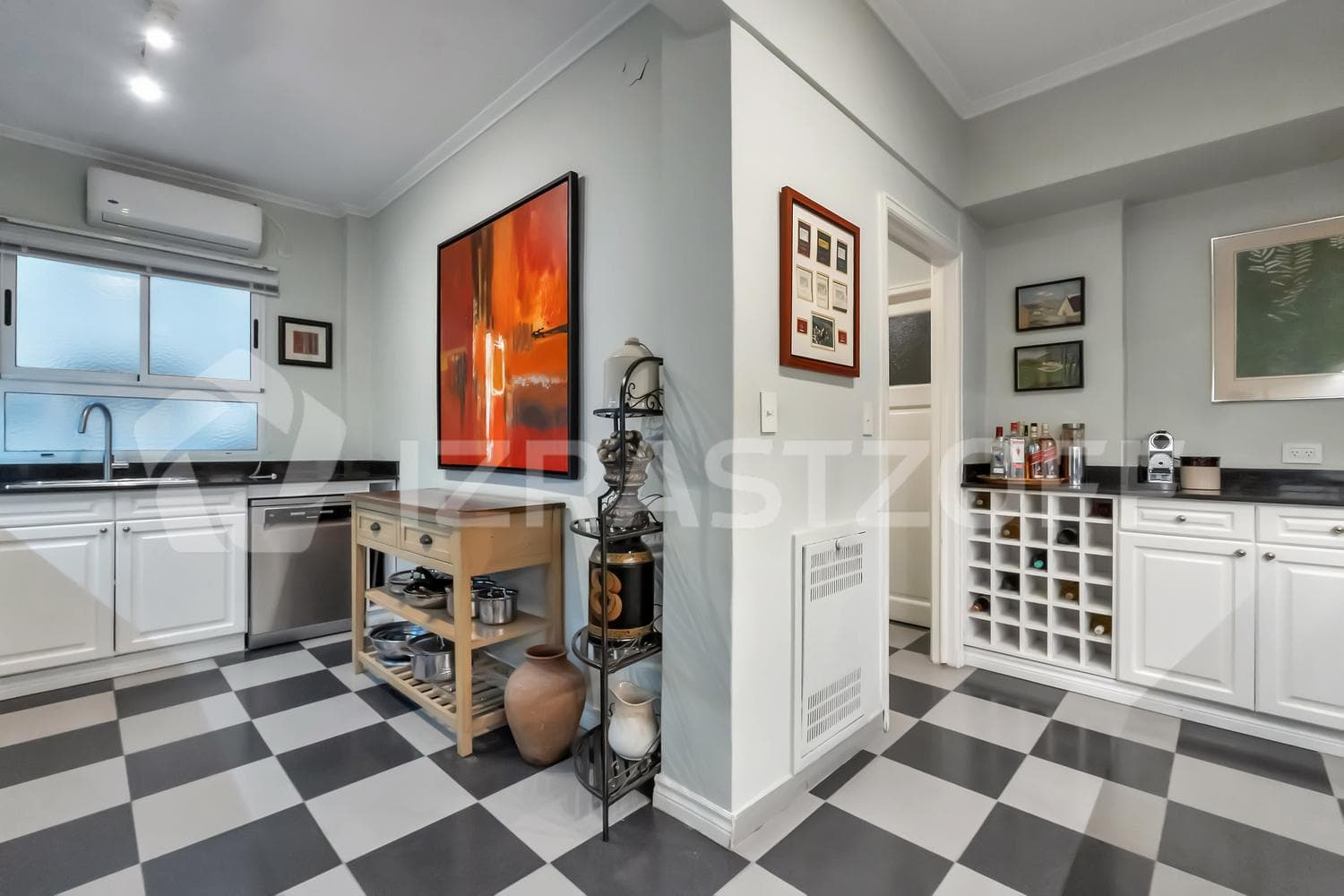 Apartment for sale in Recoleta. French-style, renovated, 3 bedrooms