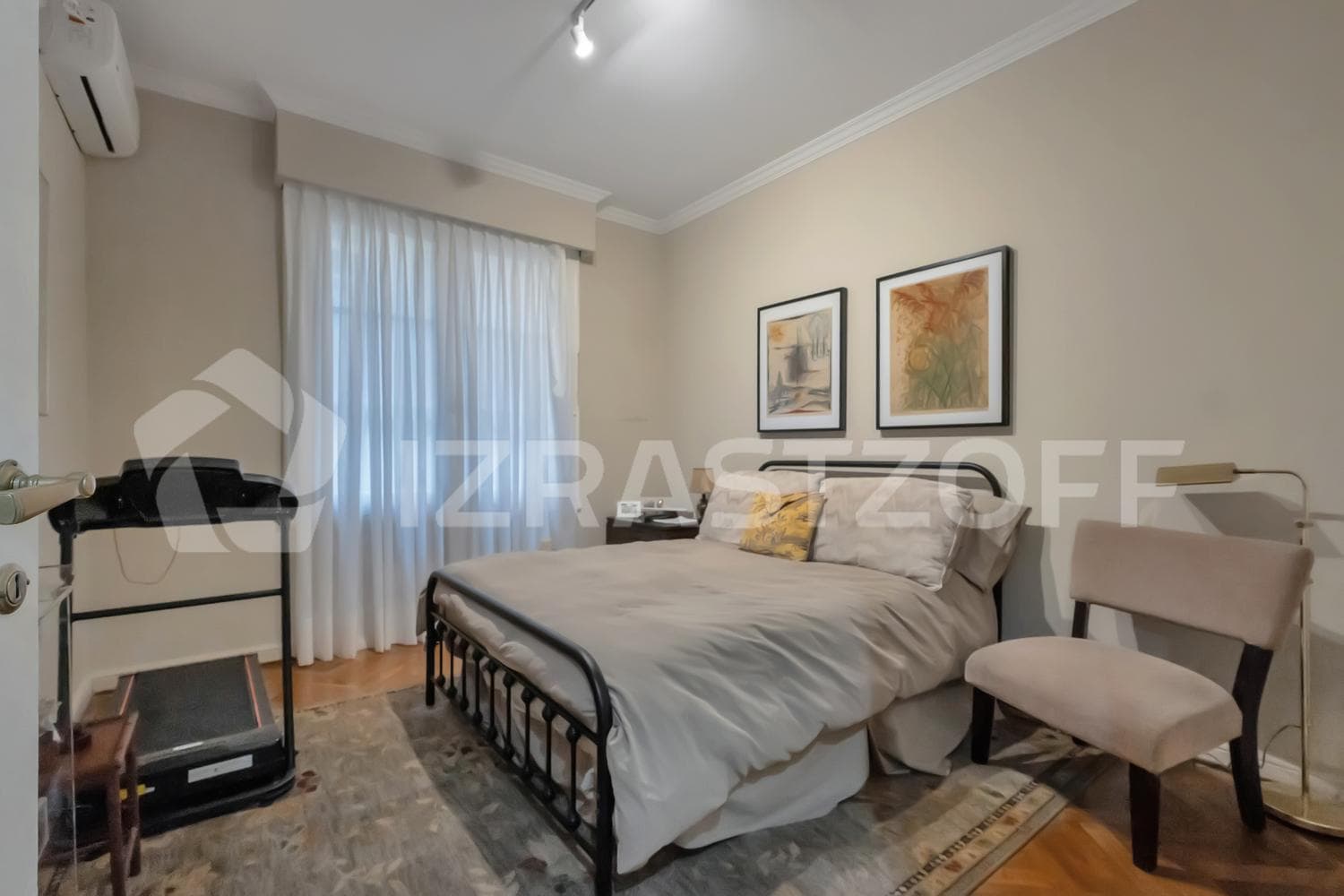 Apartment for sale in Recoleta. French-style, renovated, 3 bedrooms