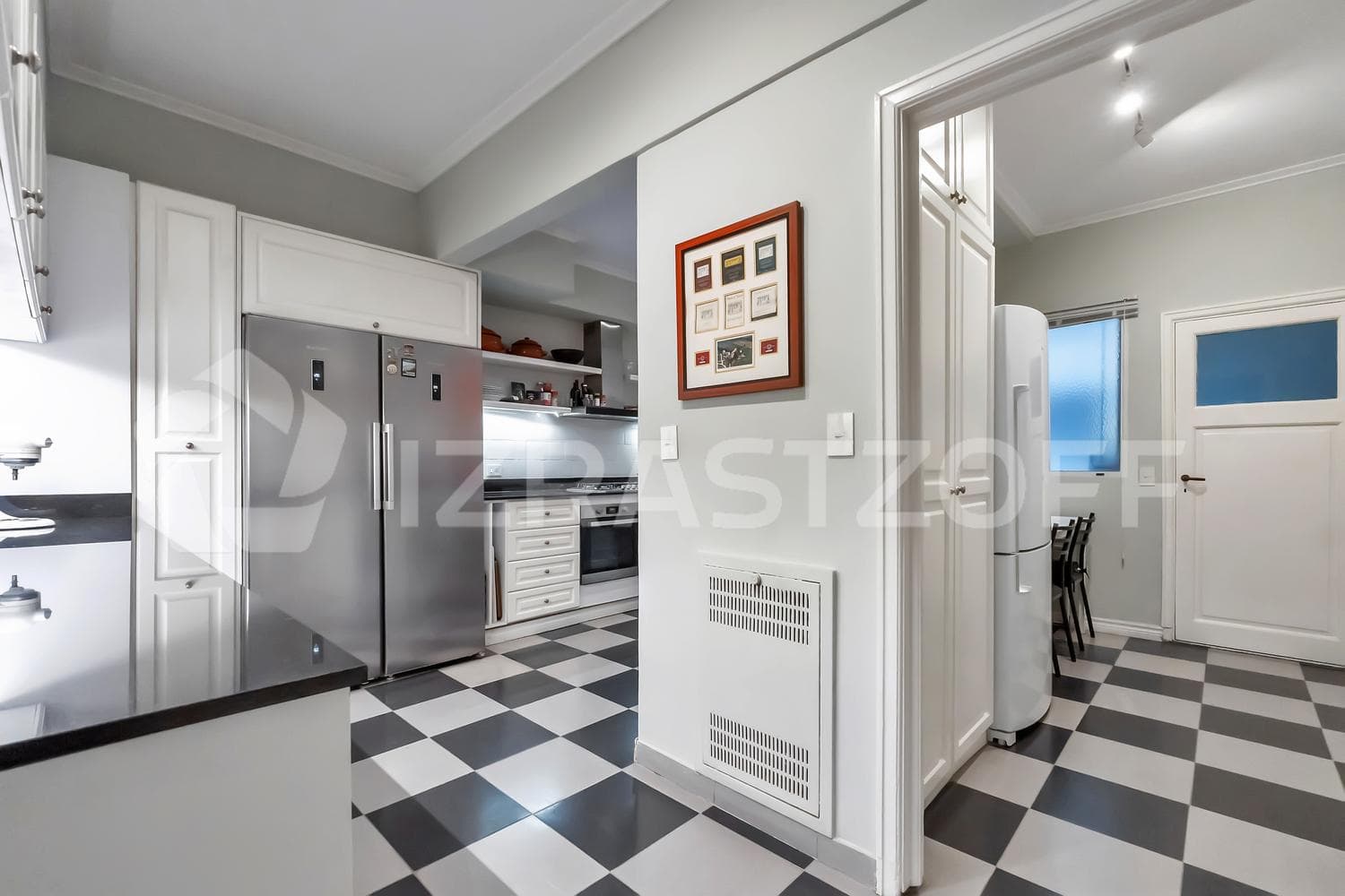 Apartment for sale in Recoleta. French-style, renovated, 3 bedrooms