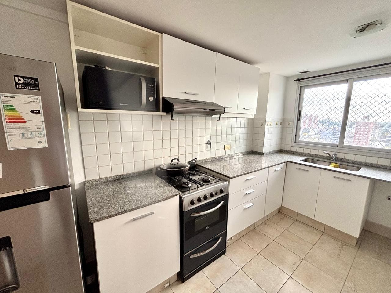 For Rent - 2-Bedroom Apartment in the Abasto Neighborhood, Rosario