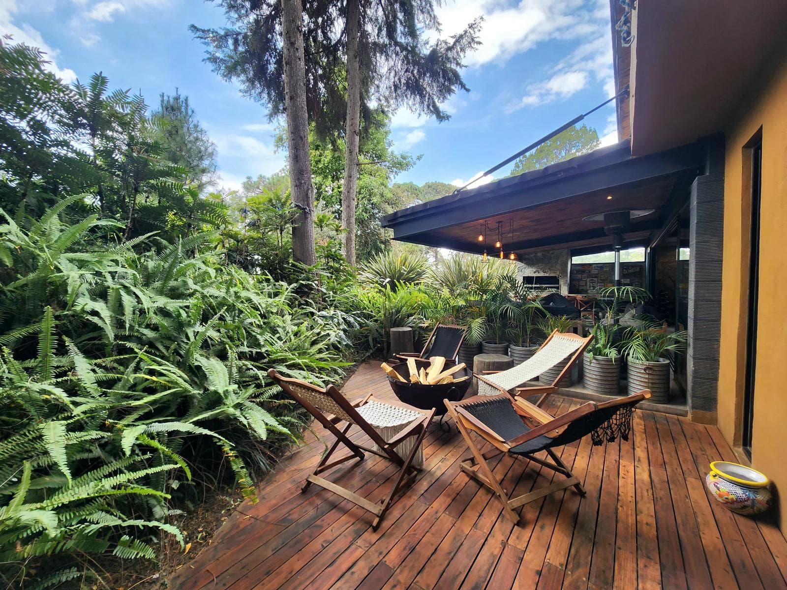 HOUSE FOR SALE IN AN EXCLUSIVE CONDOMINIUM IN AVÁNDARO