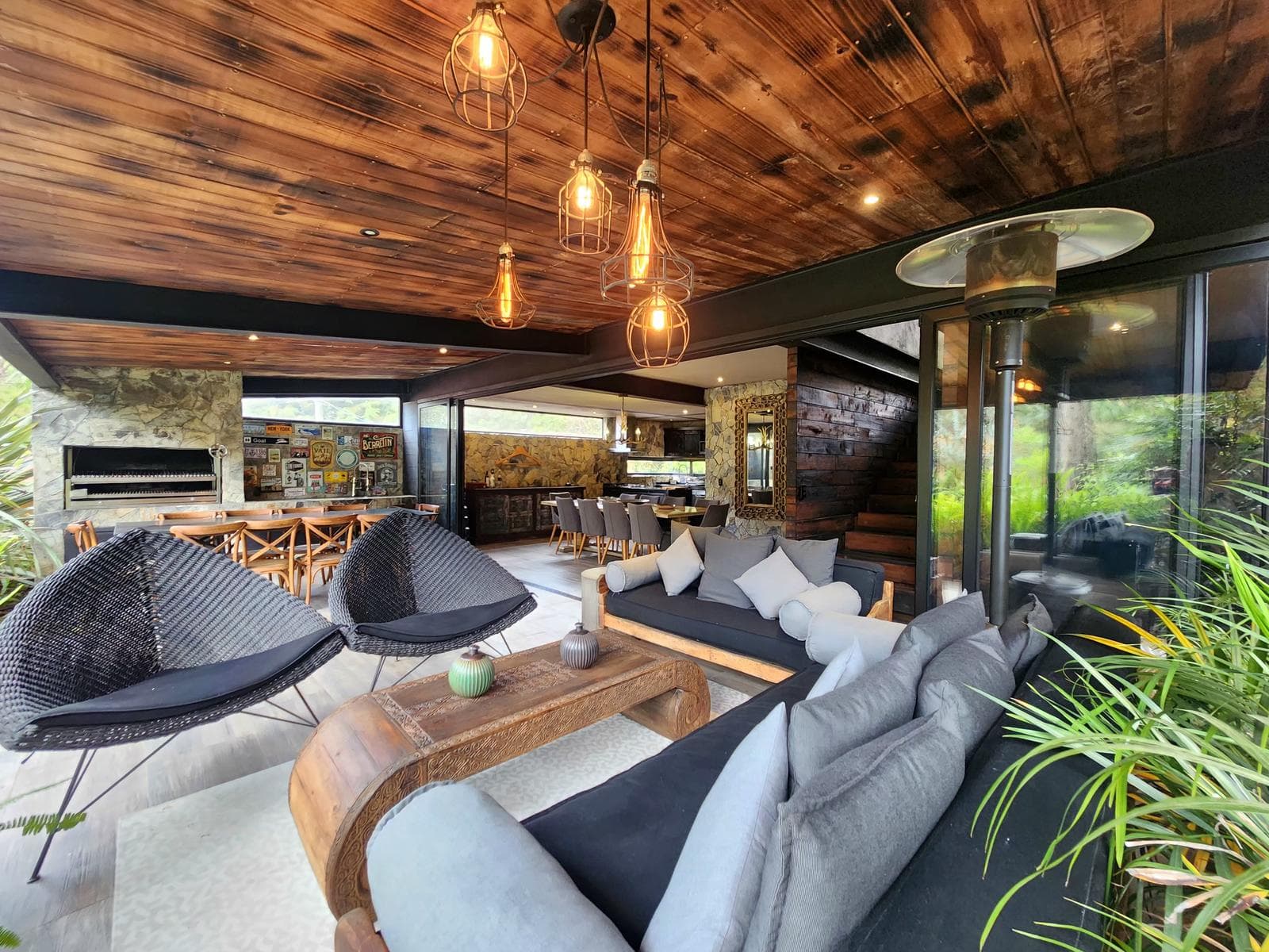 HOUSE FOR SALE IN AN EXCLUSIVE CONDOMINIUM IN AVÁNDARO