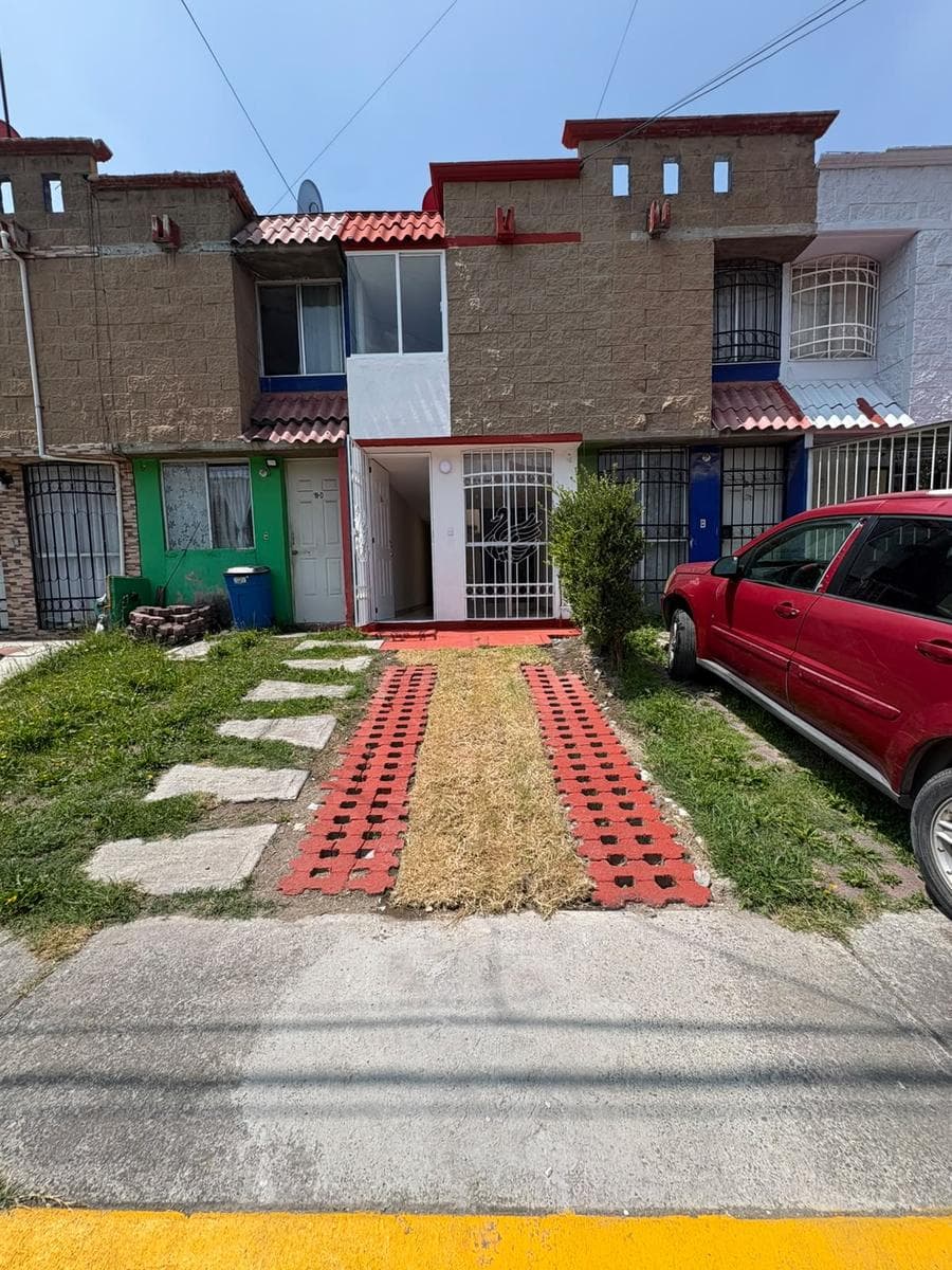 Gems of Cuautitlán: A Beautiful, Newly Remodeled Home