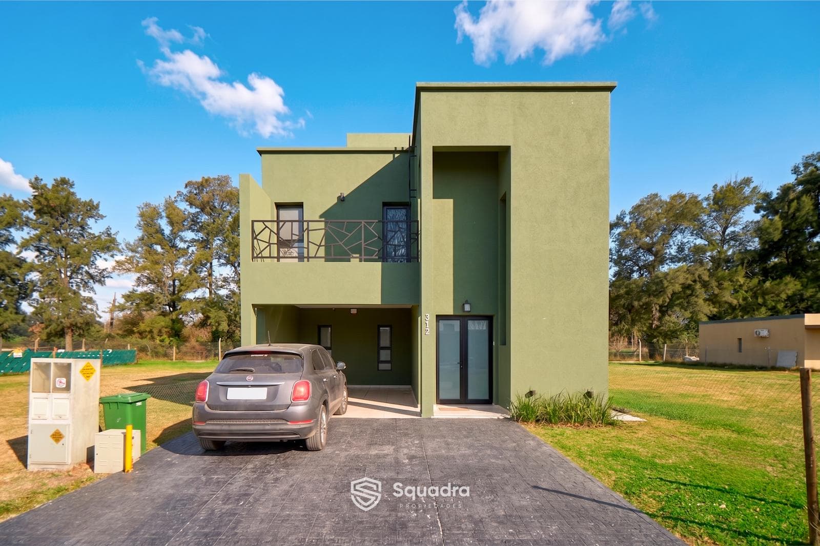 FOR SALE - 3-bedroom house with a pool - Brisanova, Pueblo Esther.