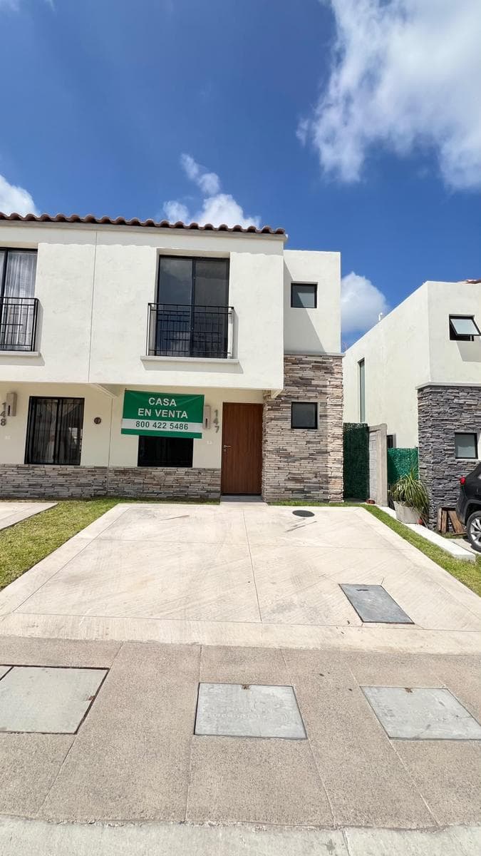 House in the Capital Sur Subdivision