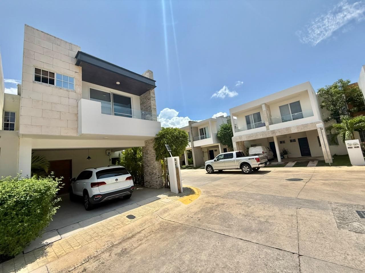 3-BEDROOM HOUSE WITH SOLAR PANELS, 8 MINUTES FROM THE BEACH