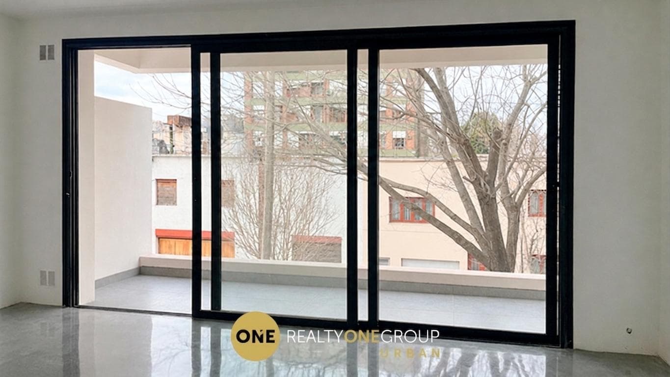 Brand-New Studio Apartment on the Front Side