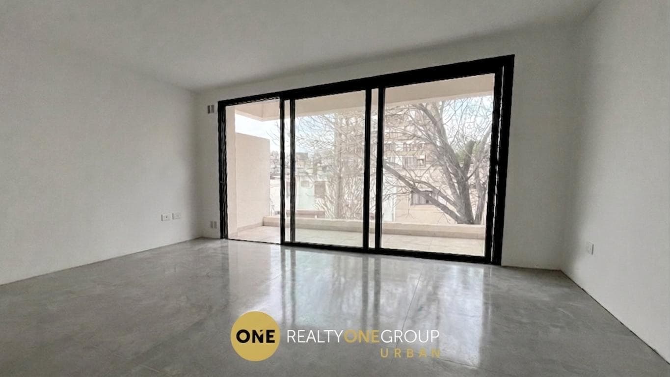 Brand-New Studio Apartment on the Front Side