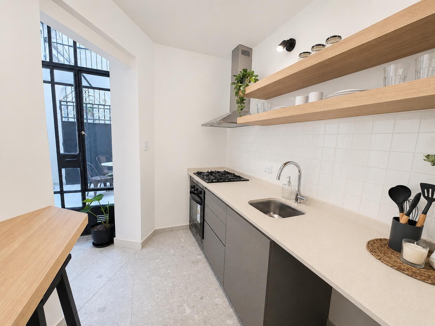 FOR SALE: Studio Apartment in Charcas and Laprida—2 rooms with a half-bath; very low maintenance fees