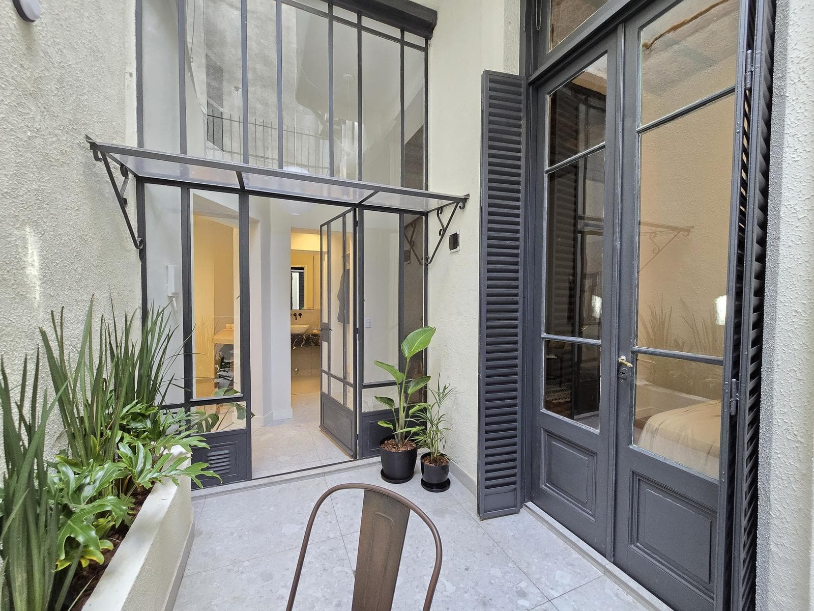 FOR SALE: Studio Apartment in Charcas and Laprida—2 rooms with a half-bath; very low maintenance fees