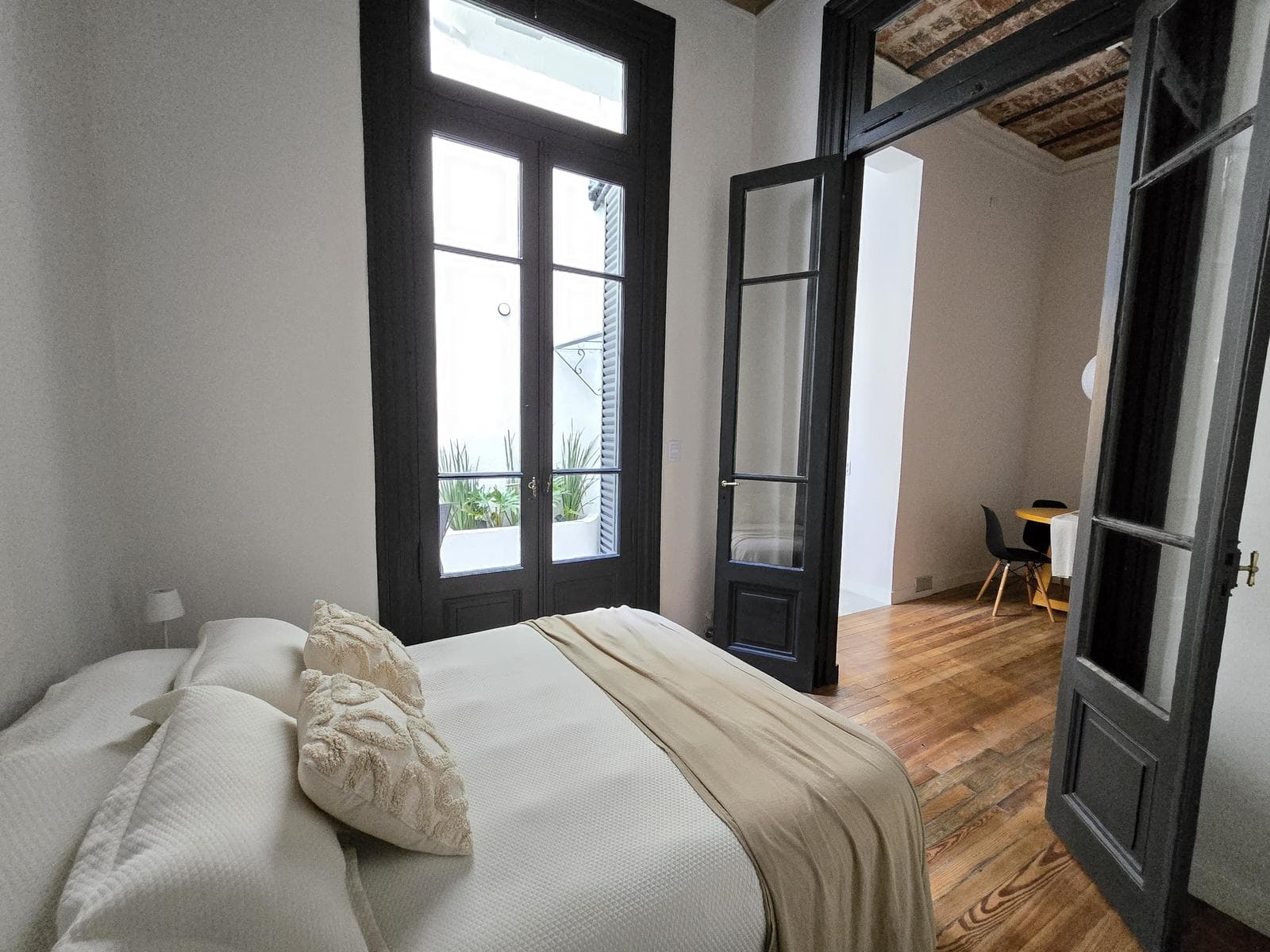 FOR SALE: Studio Apartment in Charcas and Laprida—2 rooms with a half-bath; very low maintenance fees