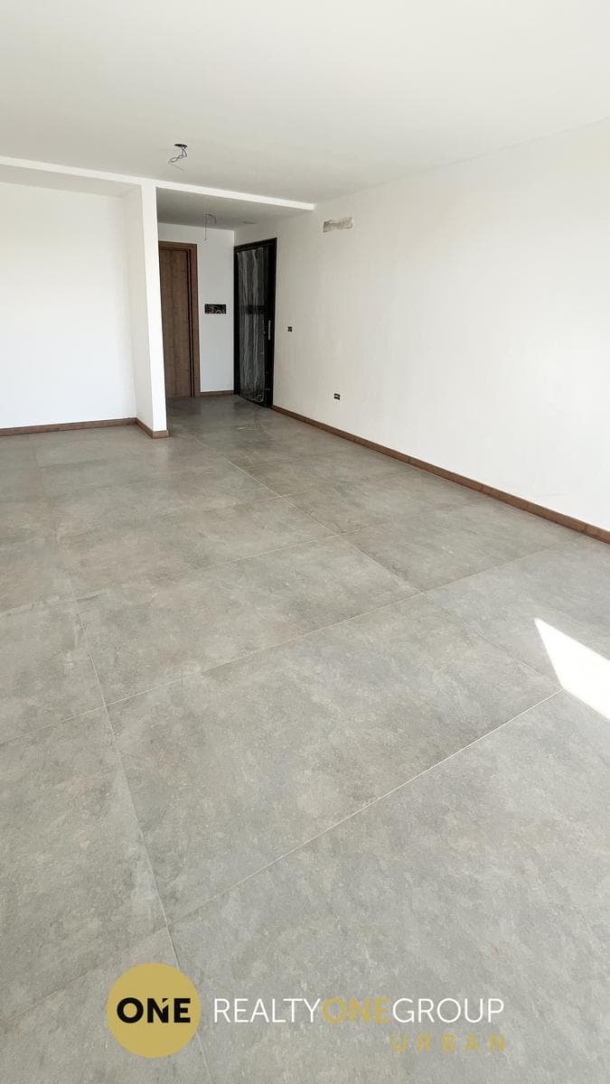 Brand-new studio apartment two blocks from the Cathedral