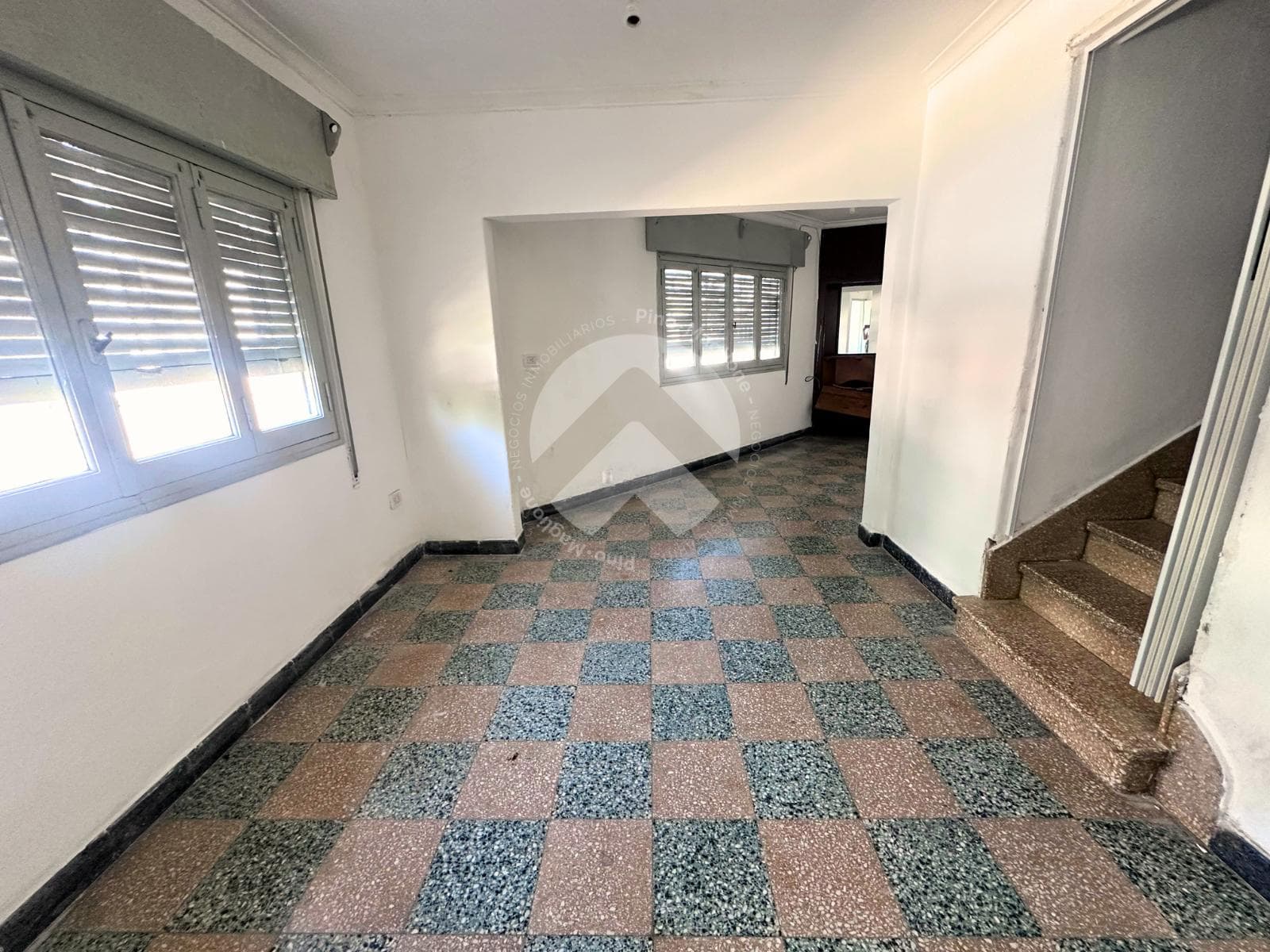 3-BEDROOM HOUSE WITH GARAGE IN THE RECOLETA NEIGHBORHOOD