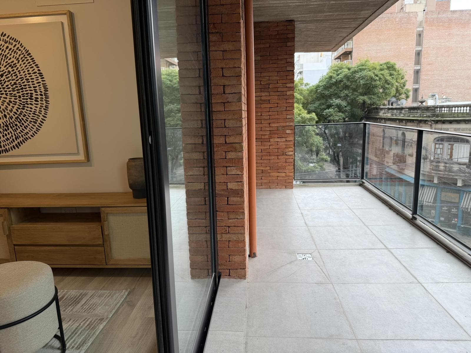 2-Bedroom Apartment on the Front Side