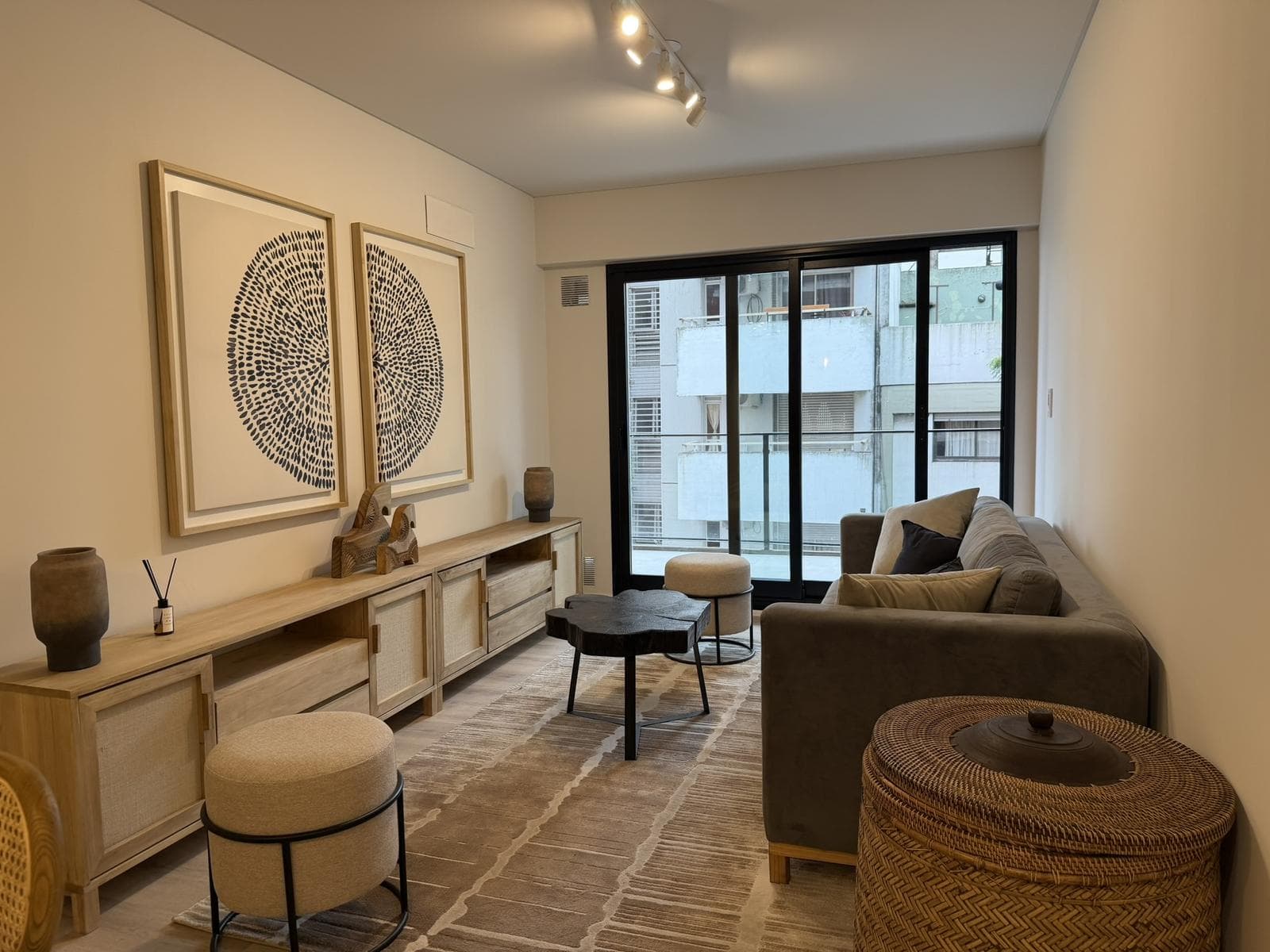 2-Bedroom Apartment on the Front Side