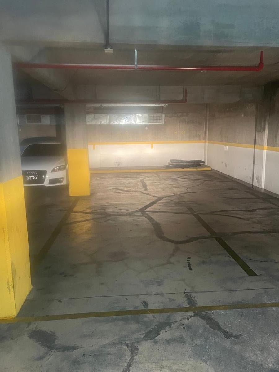 Garage in the Capital
