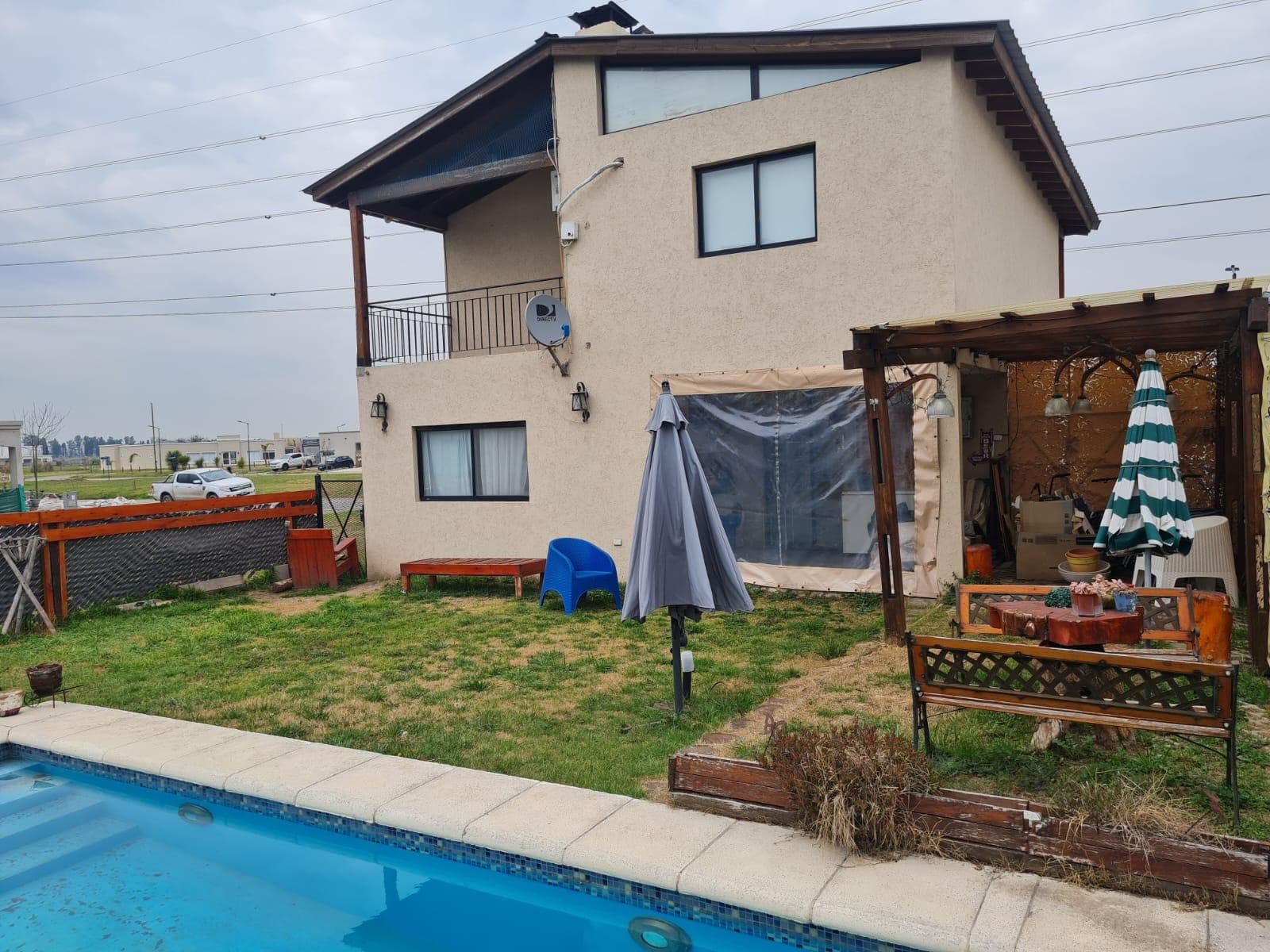 House for sale in Canning, Ezeiza—with garden and pool