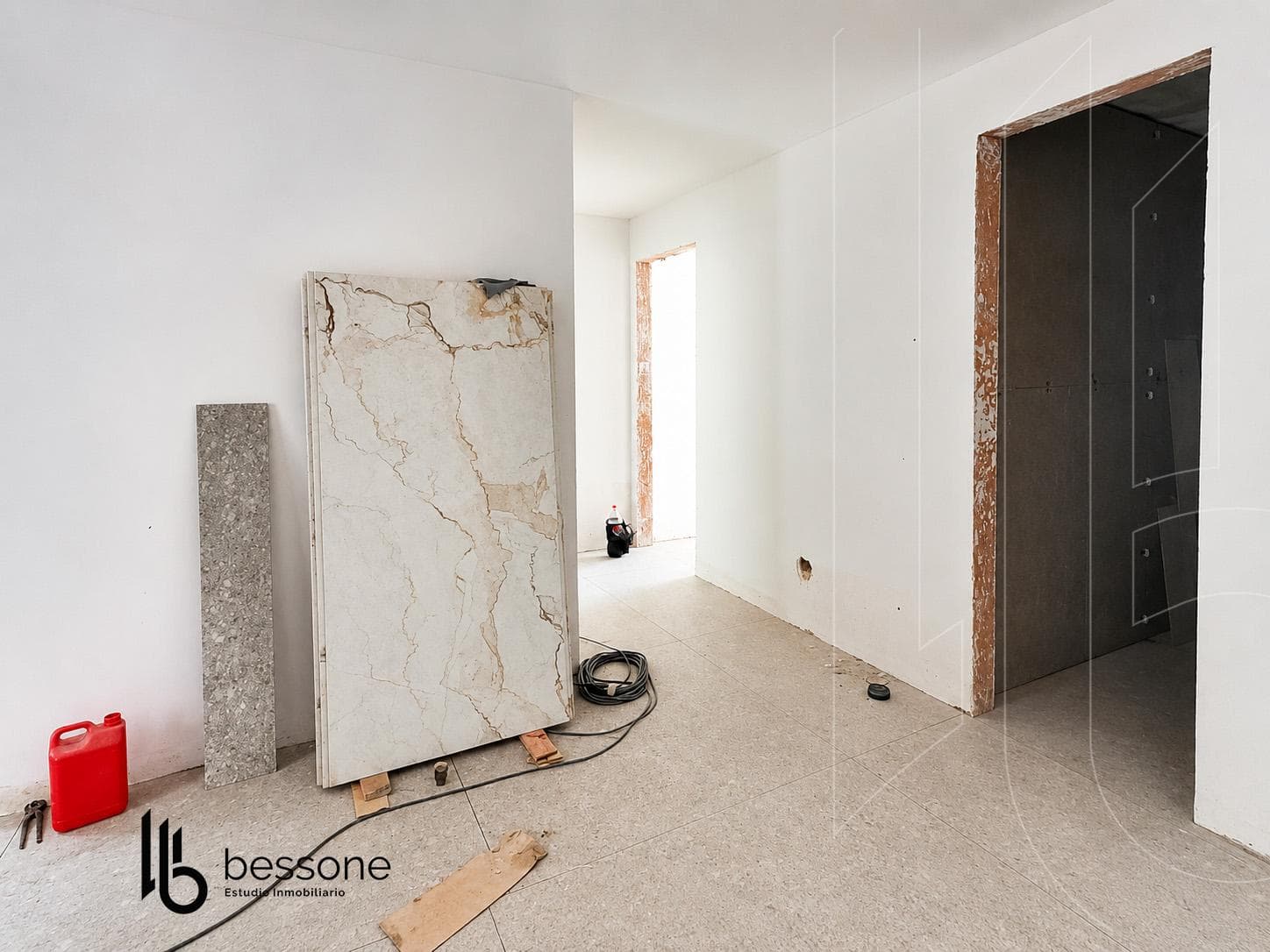 Apartment on Plaza Mitre with a Terrace and Double Garage