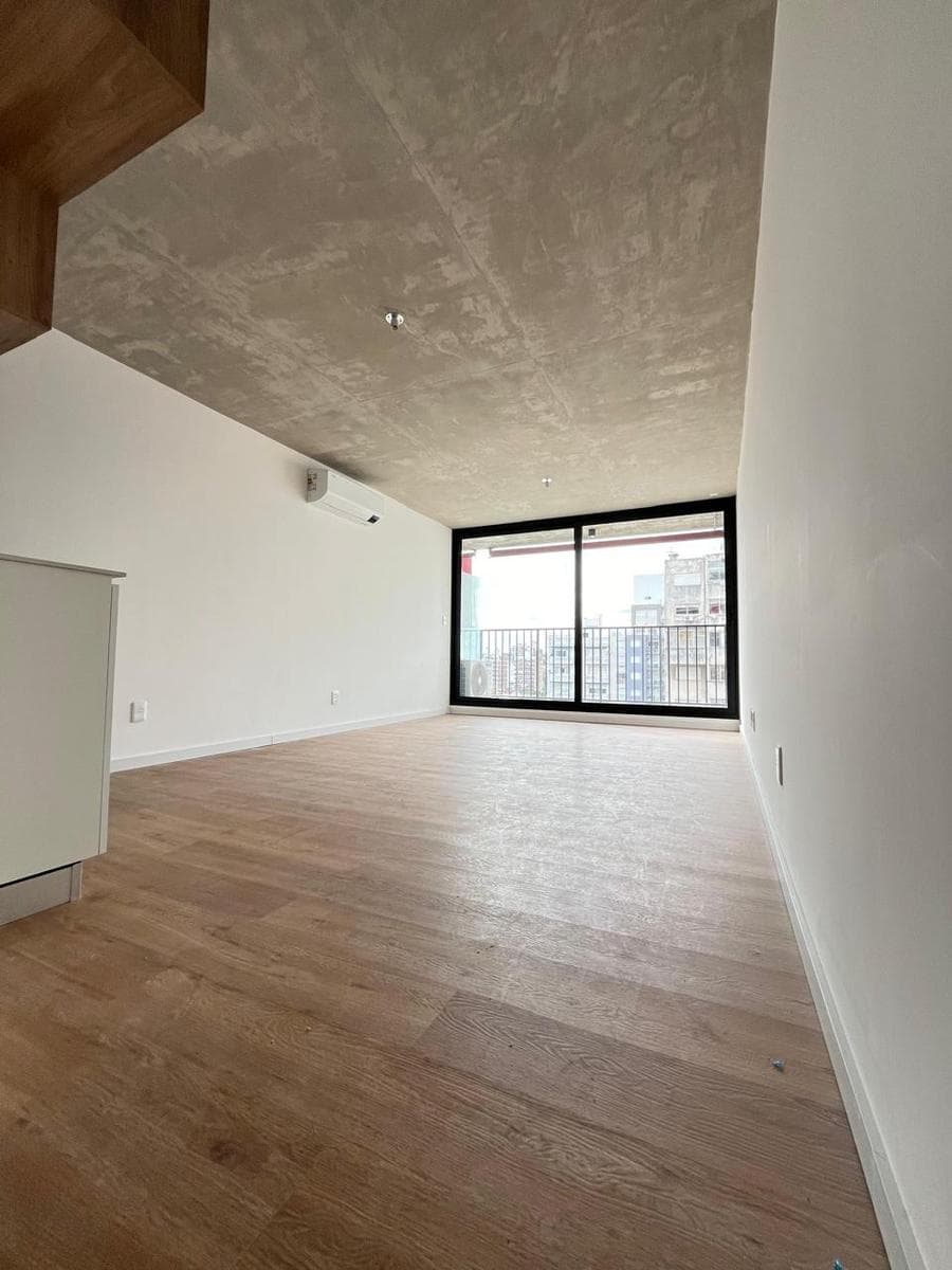 Studio apartment, small pool, terrace, upper floor