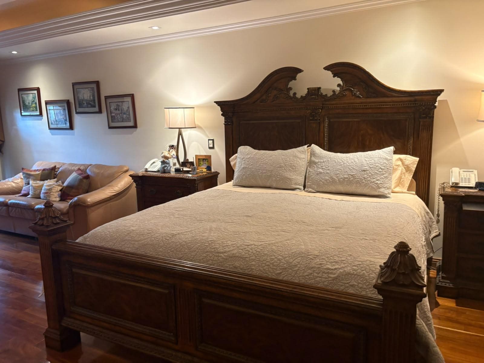HOUSE FOR SALE IN LOMAS DEL VALLE