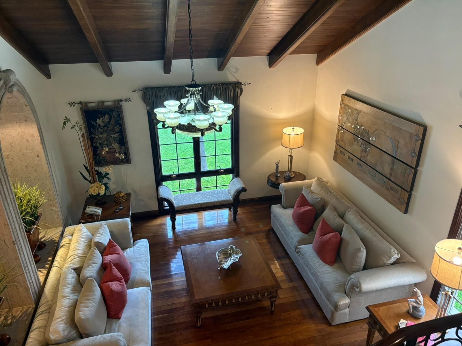 HOUSE FOR SALE IN LOMAS DEL VALLE
