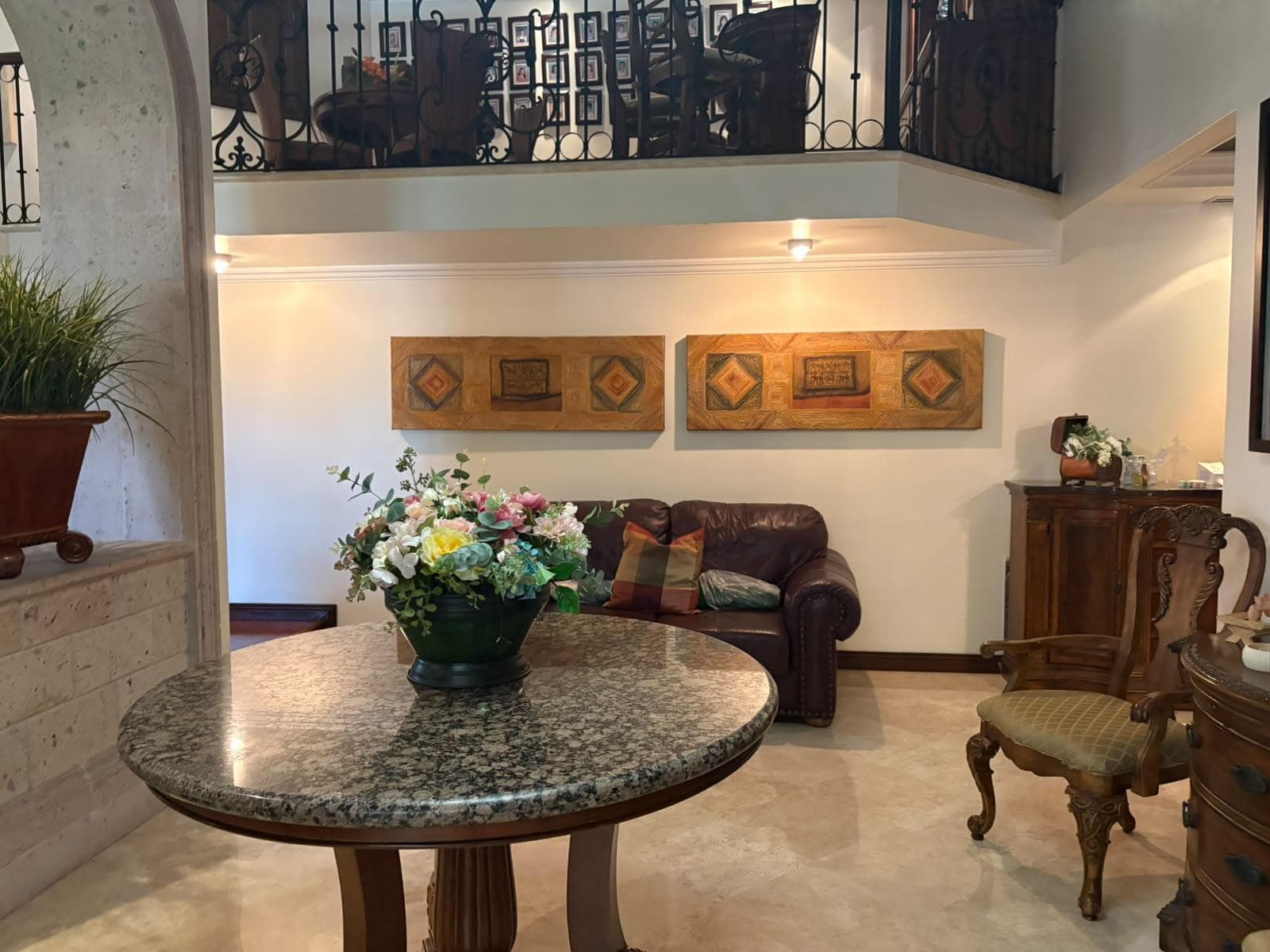 HOUSE FOR SALE IN LOMAS DEL VALLE